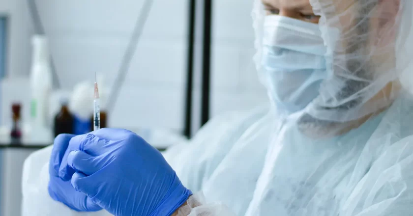 Si te diste la vacuna antivariólica, estás protegido contra la viruela del mono en un 85 por ciento