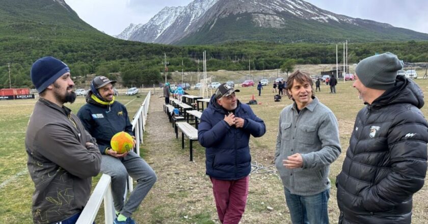 Sciurano continúa apoyando al deporte: visitó los clubes Las Águilas y Colegio del Sur