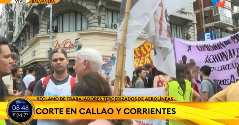 Corte y caos en Callao y Corrientes por una protesta de tercerizados de Aerolíneas Argentinas