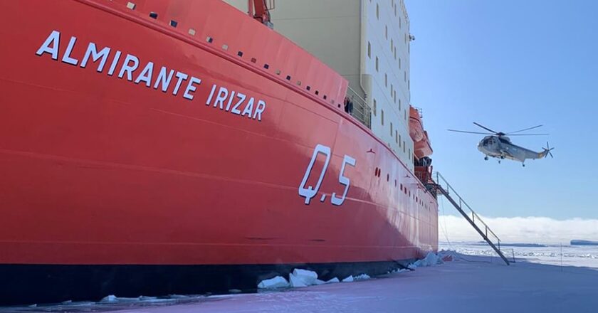 El Irizar llegó a la Base Belgrano II