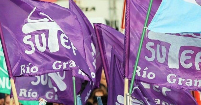 A días del comienzo de clases en Tierra del Fuego, el SUTEF se declaró en «estado de alerta»