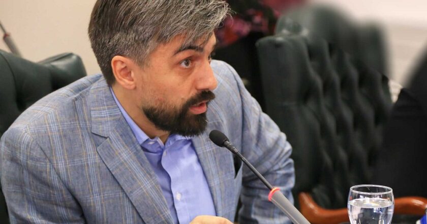«La elección del 14 de mayo es una farsa, es indefendible que se haga 8 meses antes», manifestó Rossi