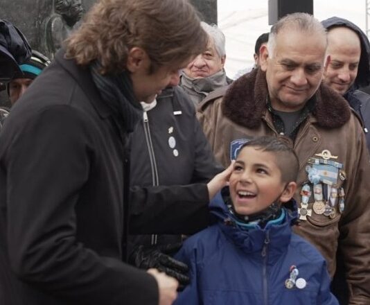 Ley Thiago: Provincias del país se suman a la iniciativa fueguina de tener las Malvinas en guardapolvos y uniformes