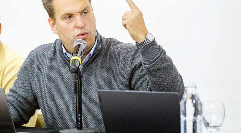 Von der Thusen propone una Legislatura abierta