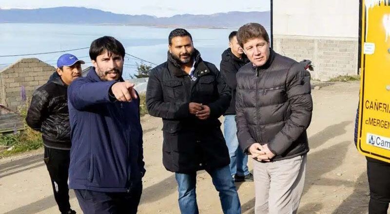 Trabajos finales de la obra de redes de agua y cloaca en el Barrio La Bolsita