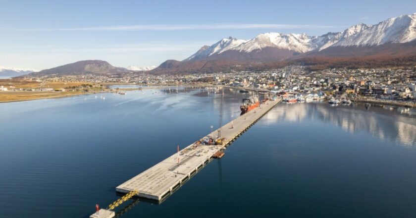 Avanza ‘a buen ritmo’ la obra de ampliación del puerto de Ushuaia y se proyecta sumar más metros