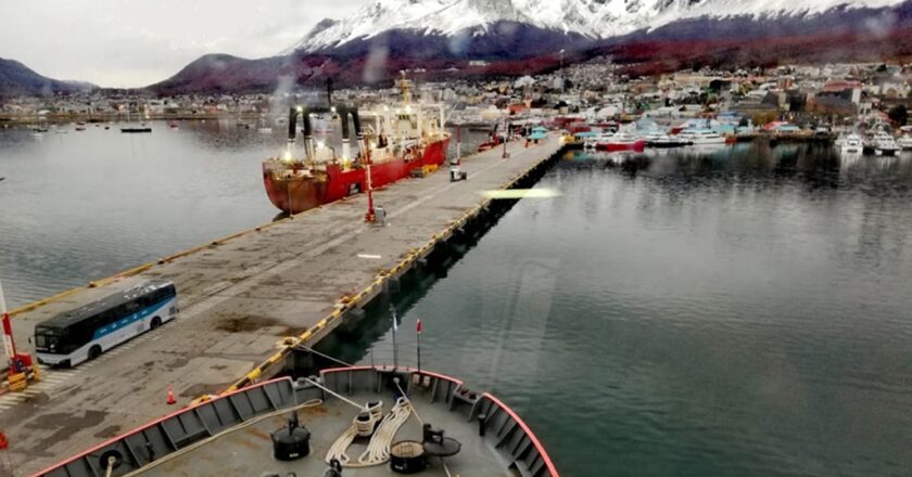 El rompehielos “Irizar” arribó a Ushuaia