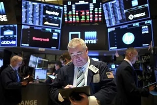 Dólar hoy: la acción de YPF se dispara un 10% en Wall Street tras conocerse una noticia clave