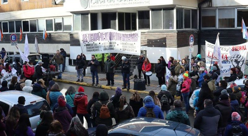 Gremios docentes al paro