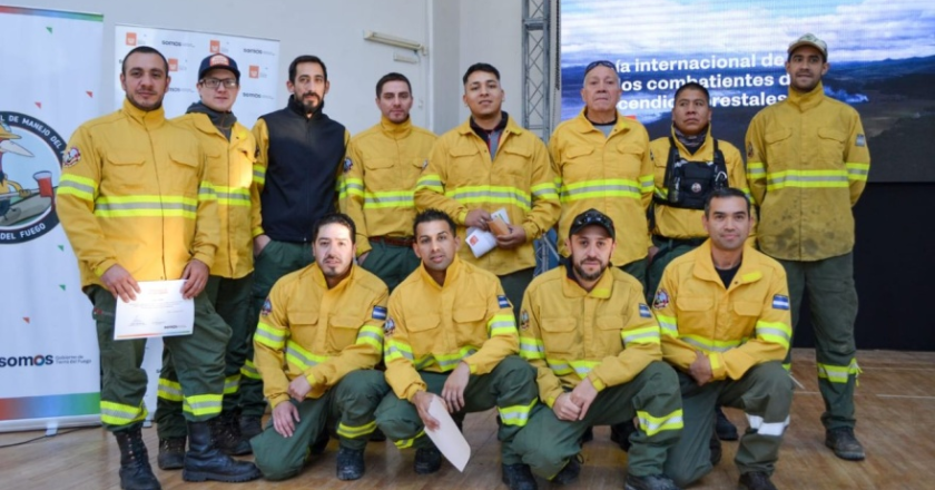 Gobierno reconoció a combatientes fueguinos de incendios forestales en conmemoración a su día