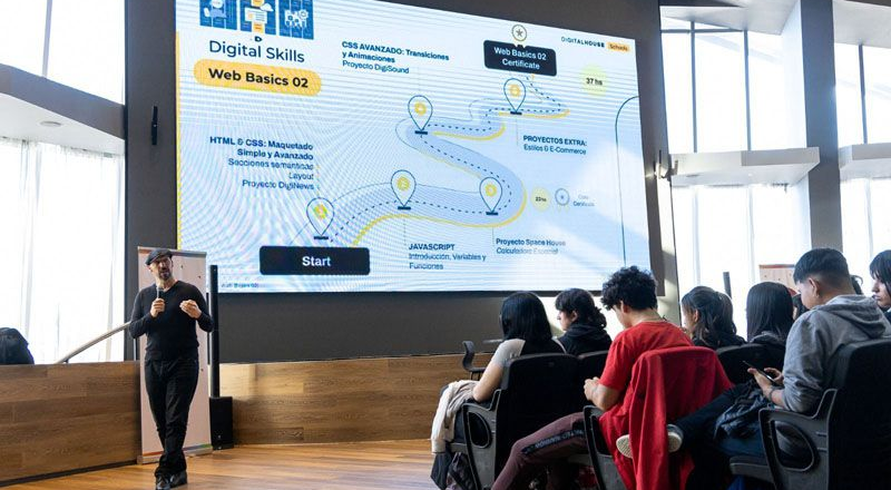 2.000 estudiantes iniciaron su formación en competencia digital y programación