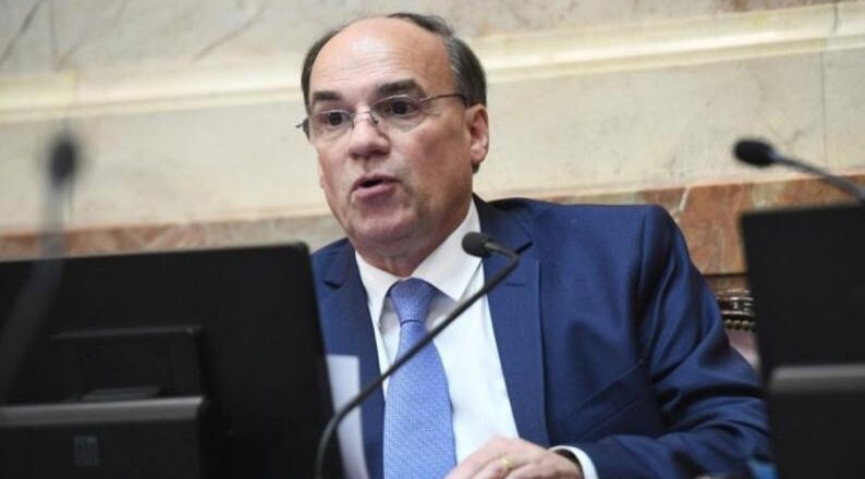 Senado: Blanco presentó un nuevo proyecto de ley de coparticipación federal de impuestos