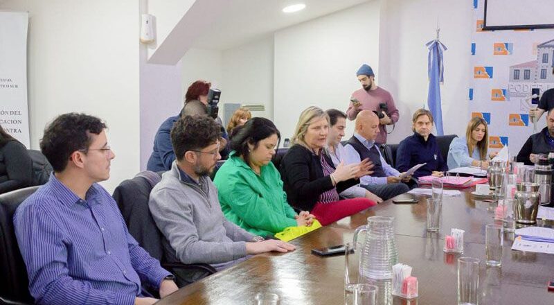 Comenzó el análisis del programa para el arraigo de profesionales médicos