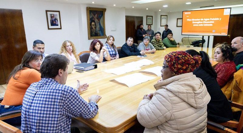 Se presentó plan de obras de agua y cloaca para 12 barrios de Ushuaia