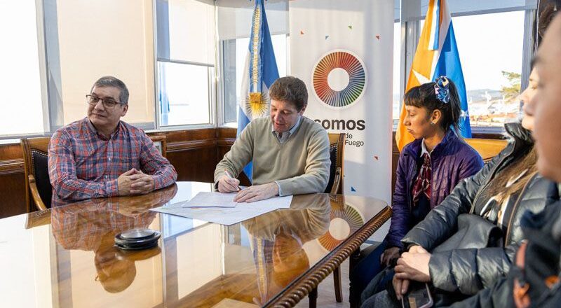 Ampliación Red de Distribución Energía Eléctrica:  Nación financiera obras de conexión de 4 barrios de Ushuaia