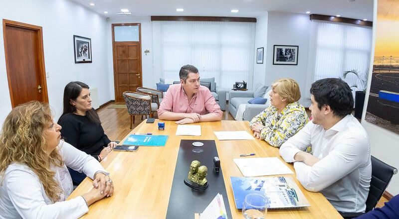 El Intendente Perez firmó mejora salarial con ATSA