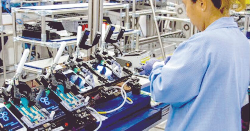 Masivos despidos en electrónicas de Río Grande