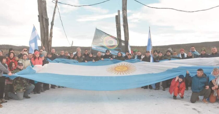 “Banderazo por la soberanía”