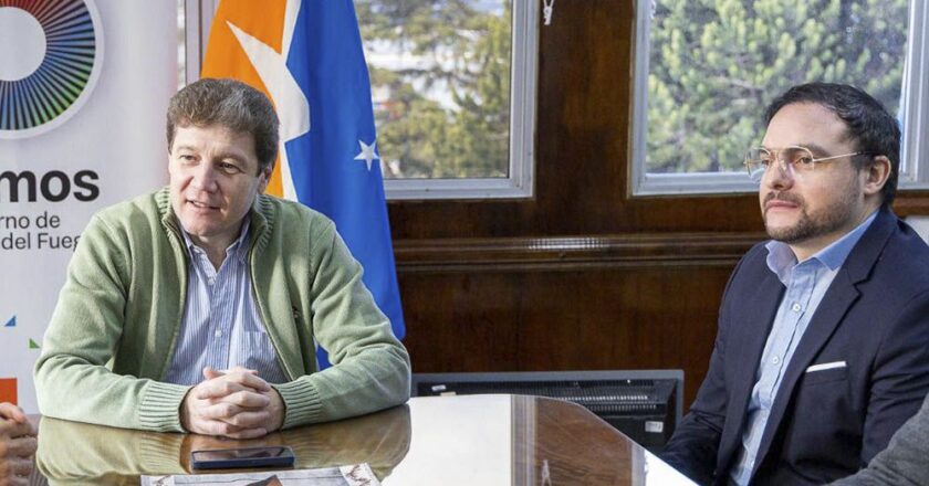 Bogarín dijo que se buscará agilizar los trámites en la Caja