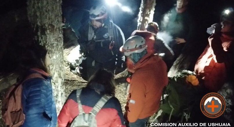 Rescate nocturno en Laguna Ceniza
