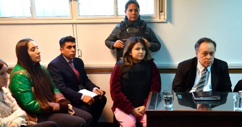 Atentado a CFK: Brenda Uliarte dijo ahora que quiso evitar el ataque y que Sabag Montiel tenía vínculos con Revolución Federal y con Milman