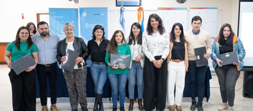 Entregaron tablets a promotoras territoriales del registro «Tejiendo Matria» de Tierra del Fuego