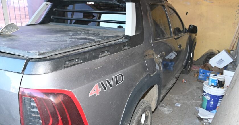 Dieron con la camioneta que se dio a la fuga tras chocar con un remis y dejar a una mujer herida