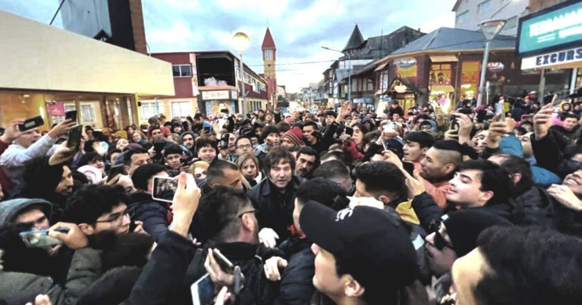 Triunfo de Javier Milei en el balotaje nacional. También se impuso en TDF con 53,3%