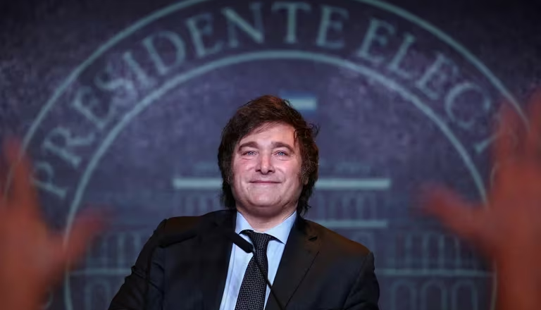 El equipo económico de Javier Milei espera una unificación cambiaria a $650