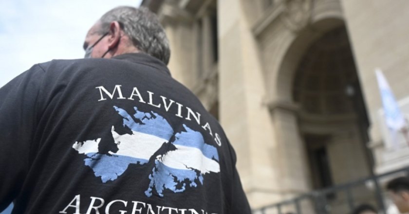 Massa declaró «legítimos herederos» a hijos y convivientes de excombatientes de Malvinas