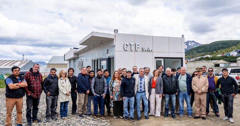 Gobierno inaugura nueva planta de procesamiento de crustáceos