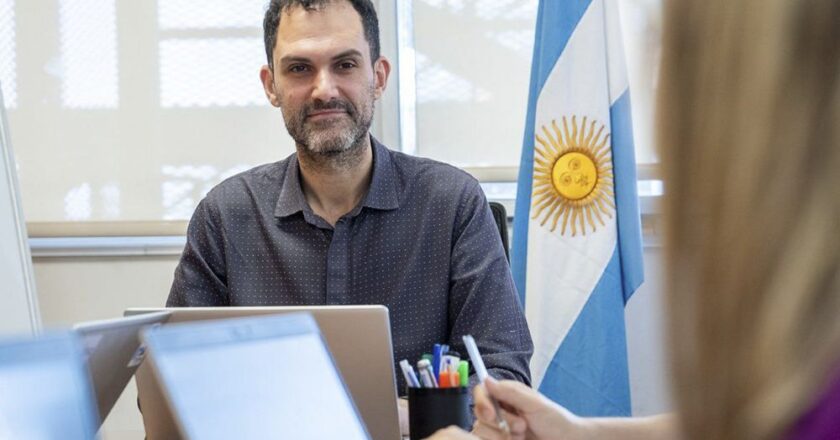 El ministro explicó las virtudes de la reestructuración de los bonos TFU