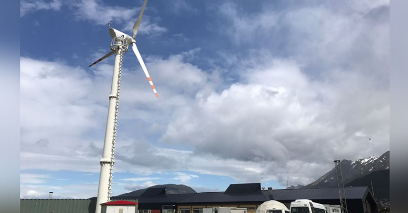 El aerogenerador de la UNTDF sigue en evaluación después de cuatro años de inacción