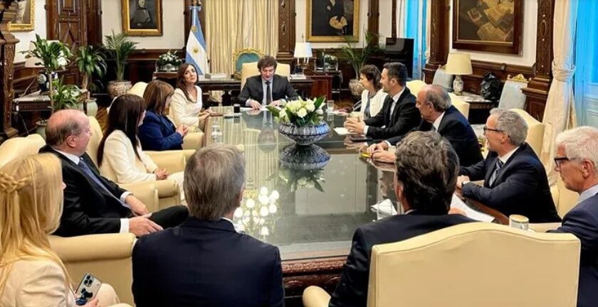 Milei vuelve a reunir al Gabinete antes de viajar a la Antártida