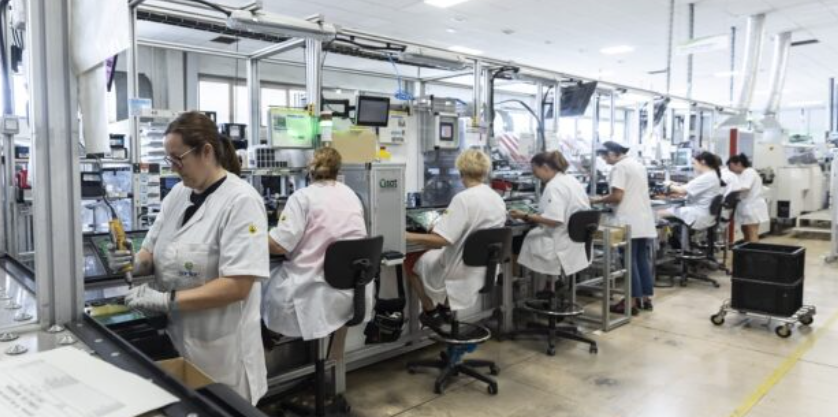 Chapperón habló de tres mil despidos en la industria