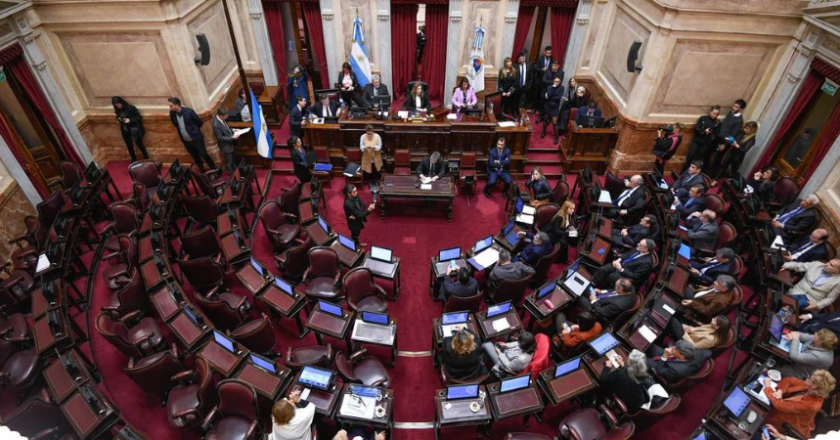 Con desenlace abierto y posiciones divididas, comienza el debate por el DNU