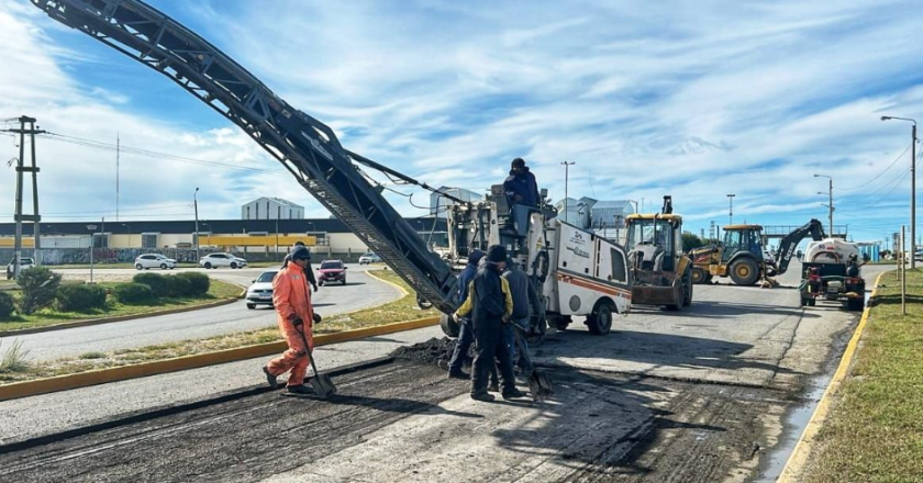 Avanzan las obras de bacheo en Río Grande