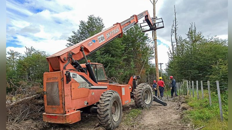 Se inició la obra de tendido eléctrico en la Ruta Provincial N° 23