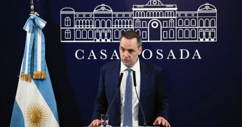 Educación en riesgo: El Gobierno de Milei, sin paritarias ni envío de fondos educativos