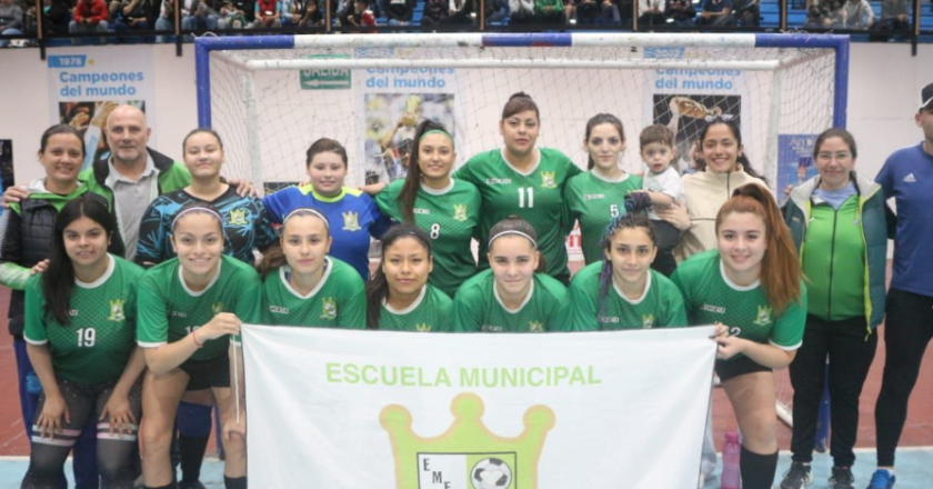 Copa Fin del Mundo de Futsal Las chicas de Escuela Municipal y HAF fueron los campeones