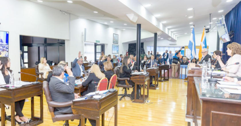 Legisladores rechazaron el cierre de empresas estatales 