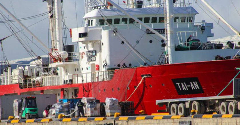 Buque fueguino involucrado en pesca ilegal de merluza negra