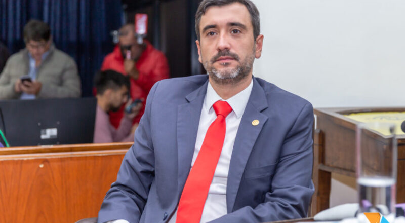Legislatura. Suspensión de ejecuciones: Coto reconoció el trabajo de los bloques