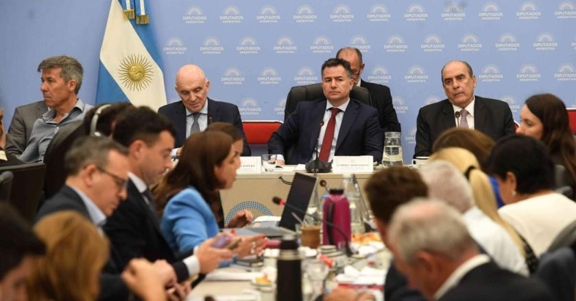 El oficialismo consiguió dictamen de mayoría del proyecto de «Ley Bases»