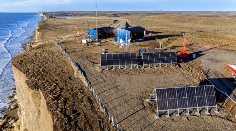 Imponente/ TotalEnergies y la Armada presentaron en Hito 1 el primer parque solar de Tierra del Fuego