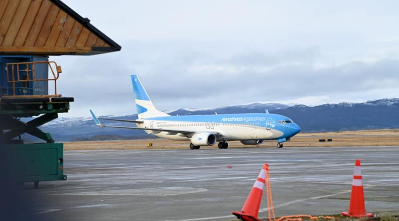 Anticipo /Aerolíneas prepara un aumento del 15 al 30% en tarifas de cabotaje