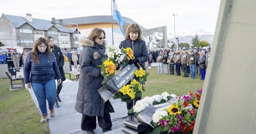 Homenajes a 42 años del hundimiento del crucero ARA “General Belgrano”