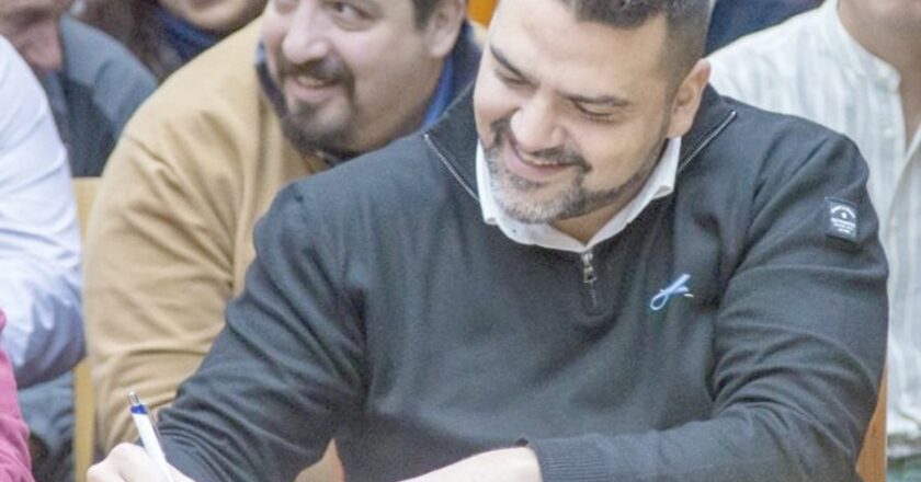 Vuoto presentó un proyecto para constituir el Consejo Económico y Social