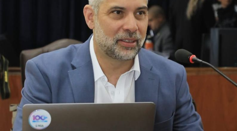 Definición /Lapadula: «Estoy absolutamente de acuerdo con la prohibición de las salmoneras»