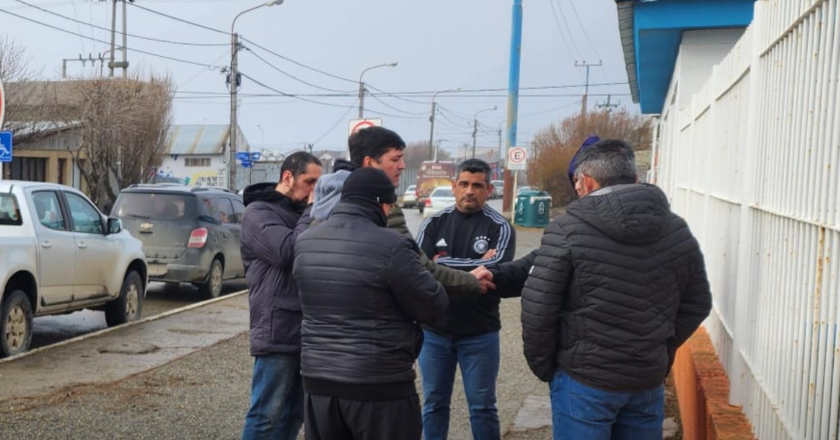 Textil Río Grande ofrece a los empleados pagarles menos de lo que les corresponde y en 12 cuotas